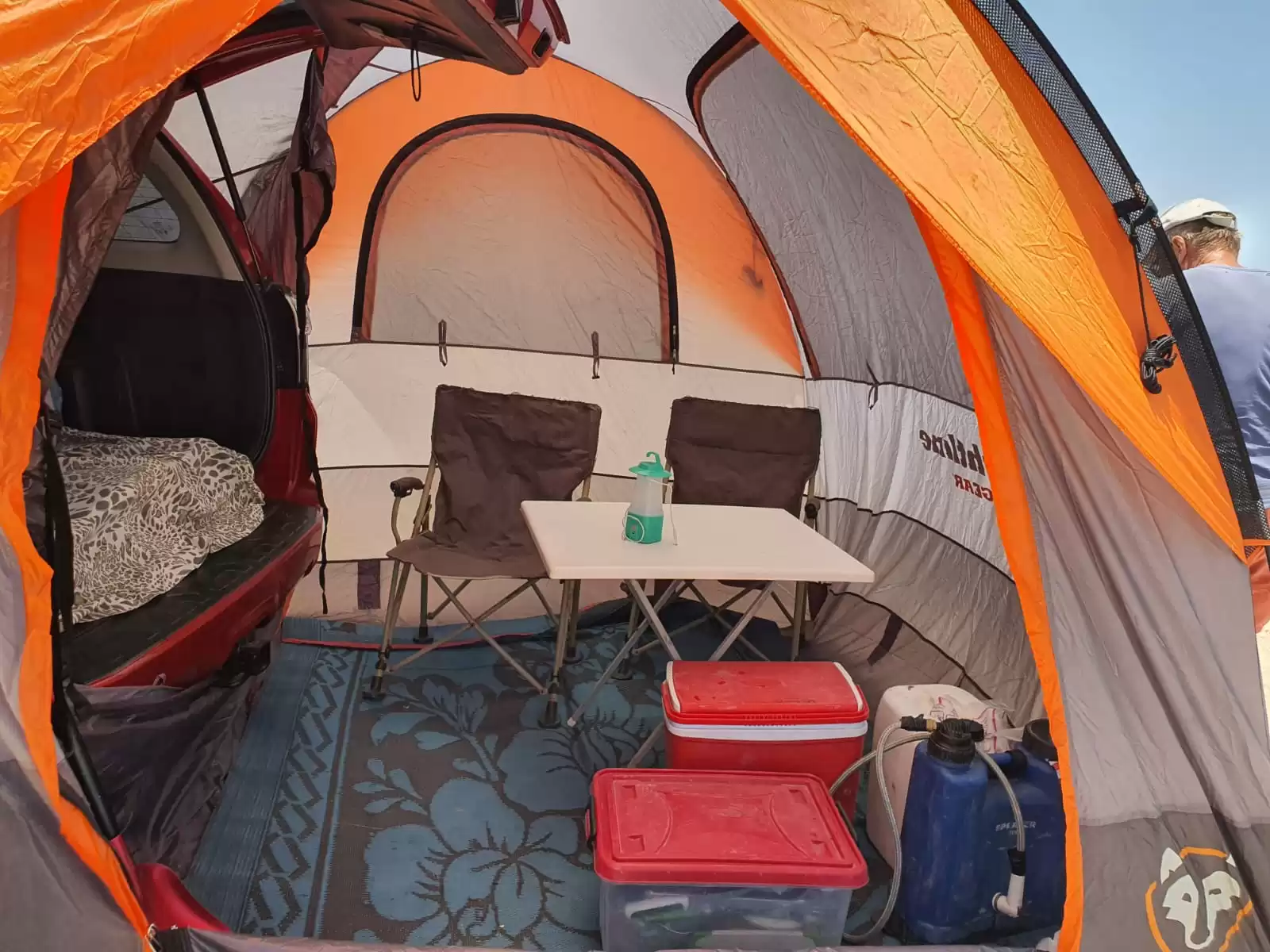 Tailgate Tent with Equipment Tailgate Tent with Equipment